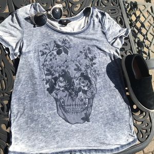 Flower Skull Distressed T- Shirt.